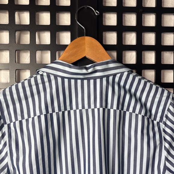 💙Lands End Striped No Iron Button Down Shirt Women’s Size 10 Cotton Work💙 - Picture 7 of 14